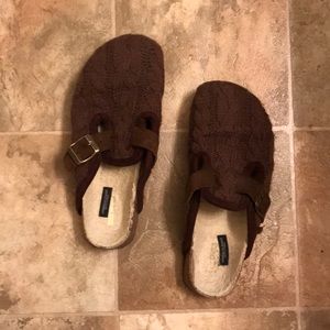 American Eagle Sweater Slides